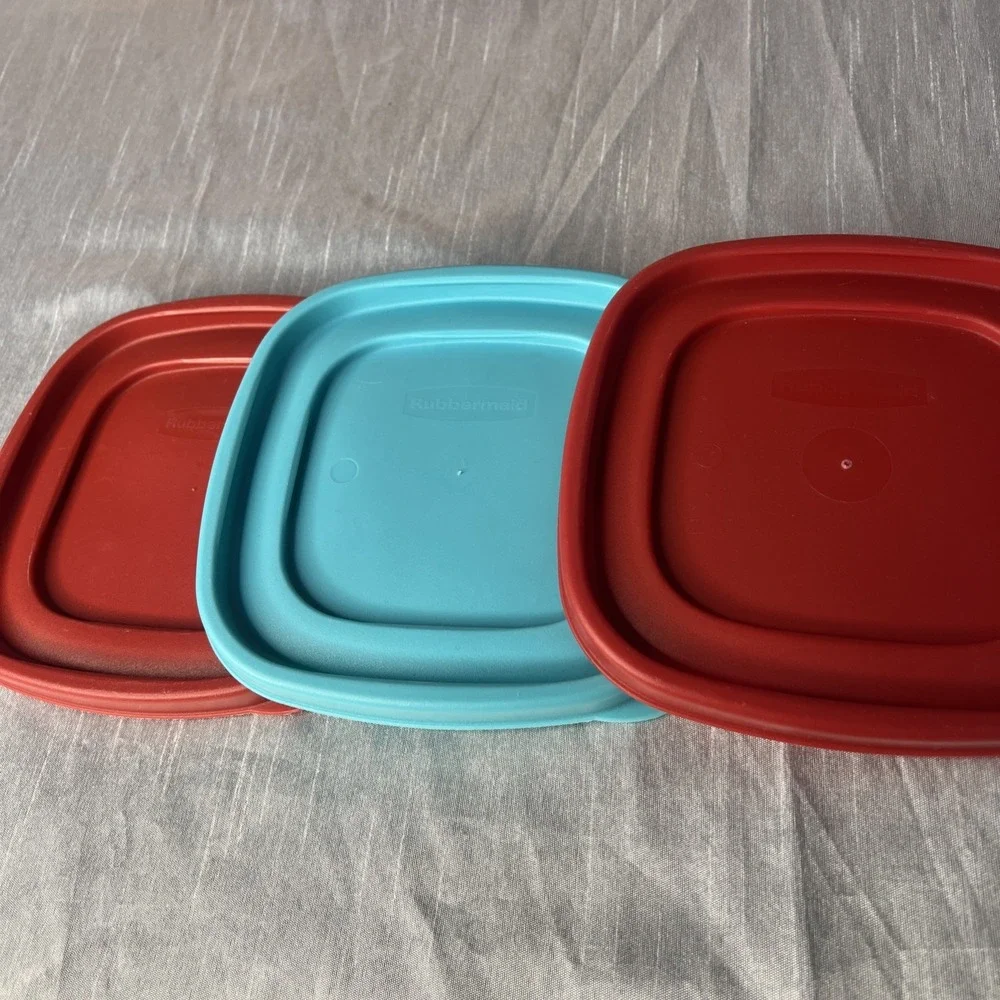 Lot of 3 Rubbermaid Easy Find 7J64 Replacement Lids 6.5